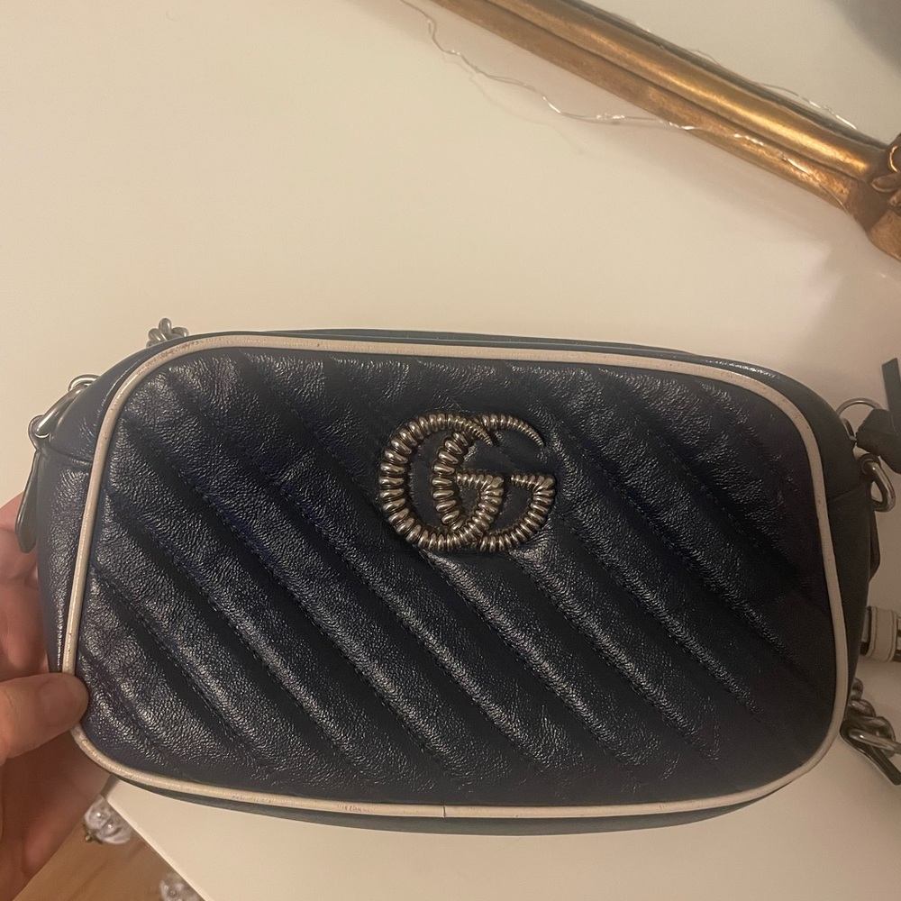 Navy Leather Gucci Crossbody - Picture 2 of 9